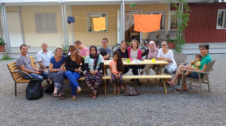 Menschen verschiedenster Länder in der Wohnsiedlung Zihlacker