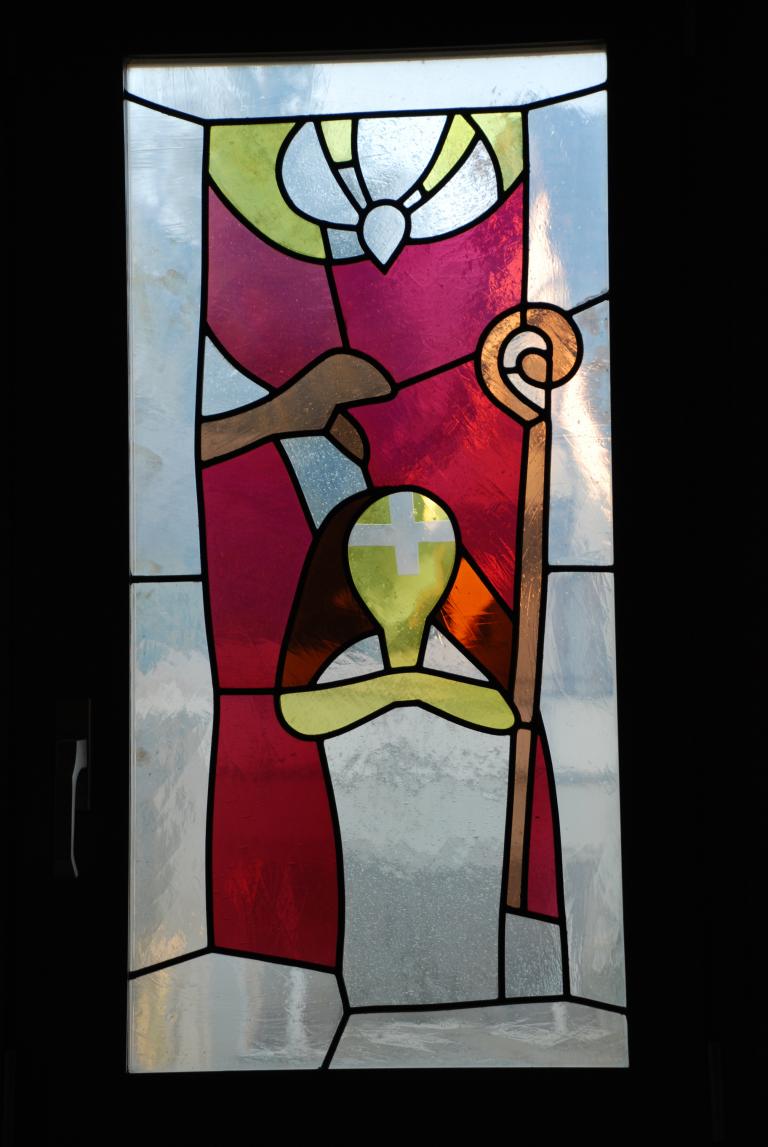 Gehrfenster mit dem Sakrament der Firmung in der Taufkapelle